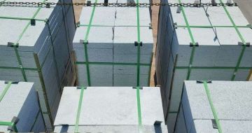 达州 芝麻白花岗岩5公分地铺石 花岗岩厂家工厂装车日常