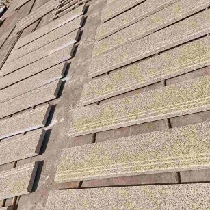 达州 黄金麻花岗岩光面楼梯踏步