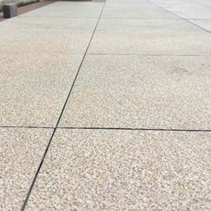 达州 黄金麻花岗岩石板材荔枝面地面铺装效果