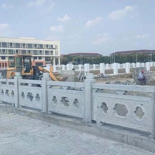 达州 白麻花岗岩荔枝面河道栏杆