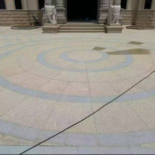 达州 黄金麻芝麻灰花岗岩石材地铺拼接效果