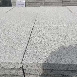 达州 白麻花岗岩石材推荐 荔枝面地铺石