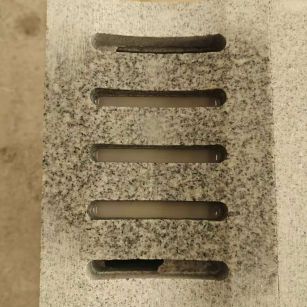 达州 芝麻白拉丝面花岗岩U型开槽排水槽