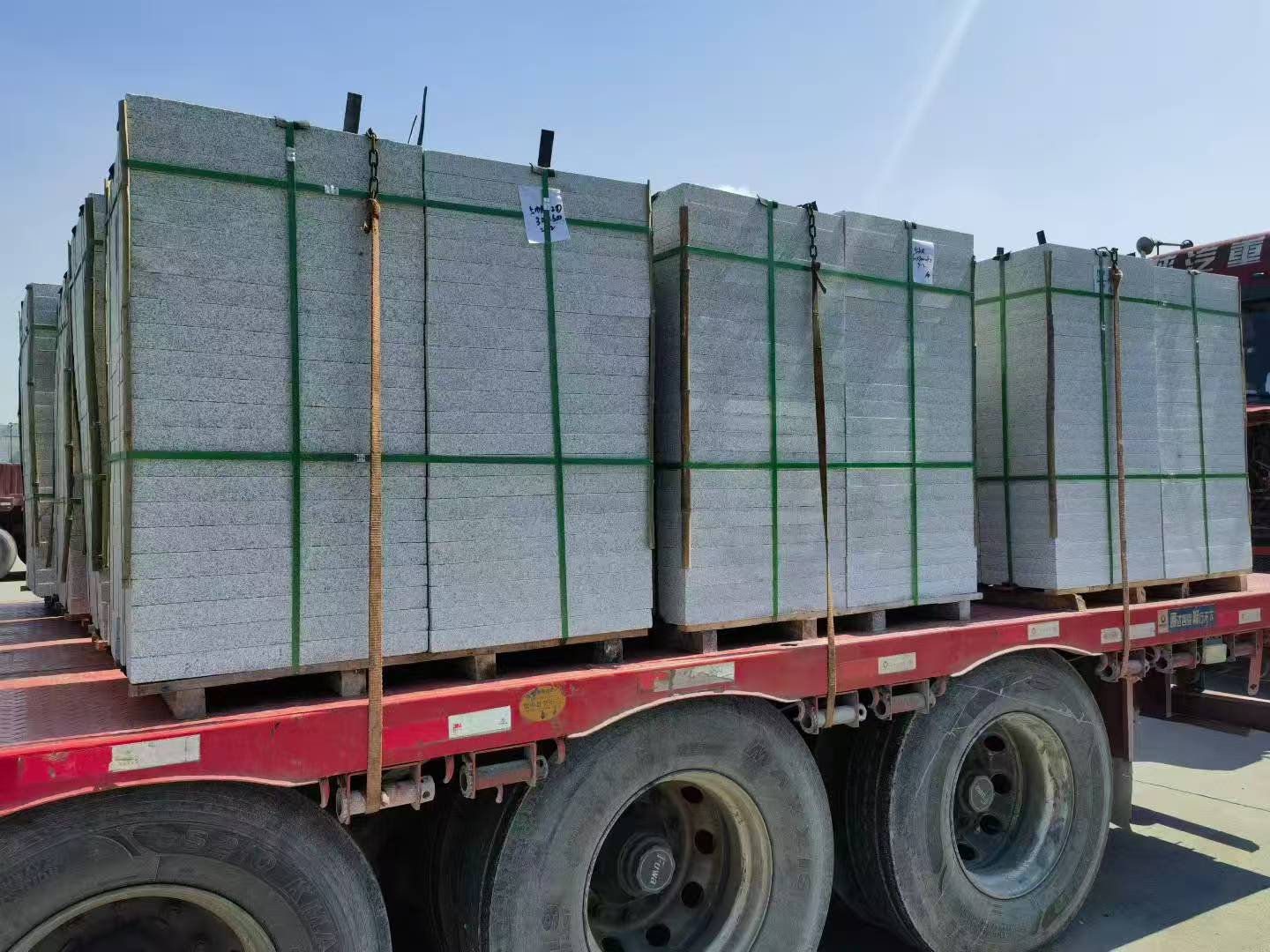 达州芝麻白花岗岩出货日常地铺石