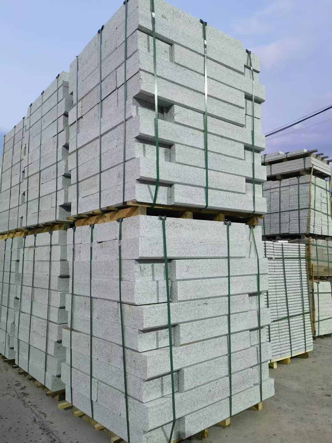 达州 芝麻白花岗岩路沿石，路缘石，路肩石，道牙，立缘石，马路牙子，街沿石，侧石等