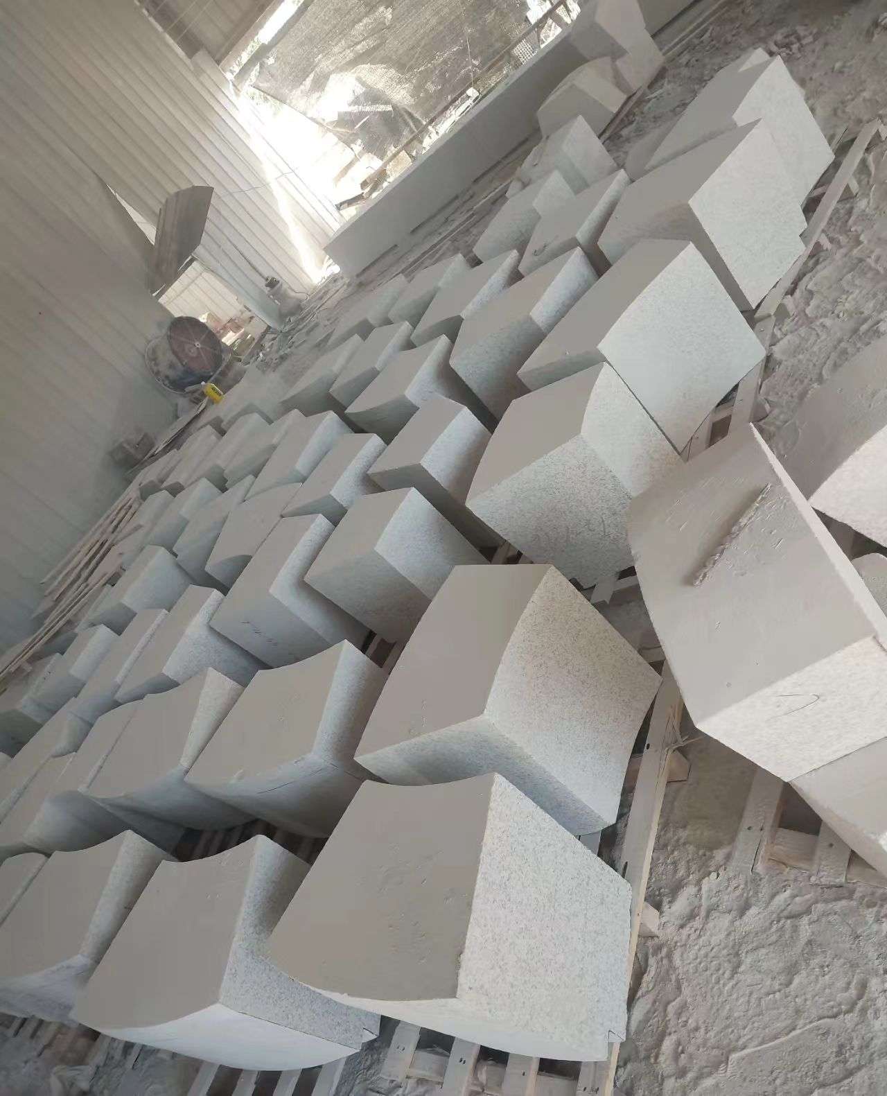 达州 白麻花岗岩异形坐凳