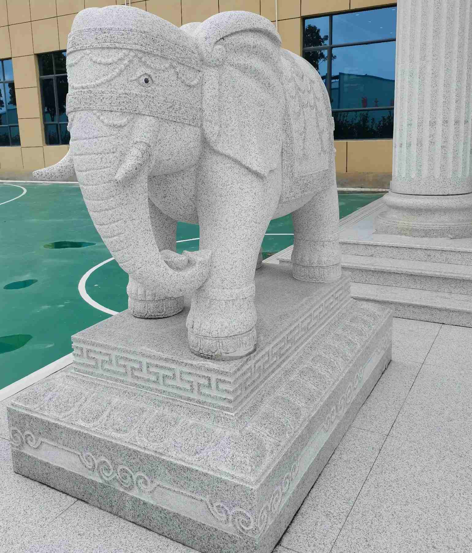 达州 白麻花岗岩动物异形石雕-大象