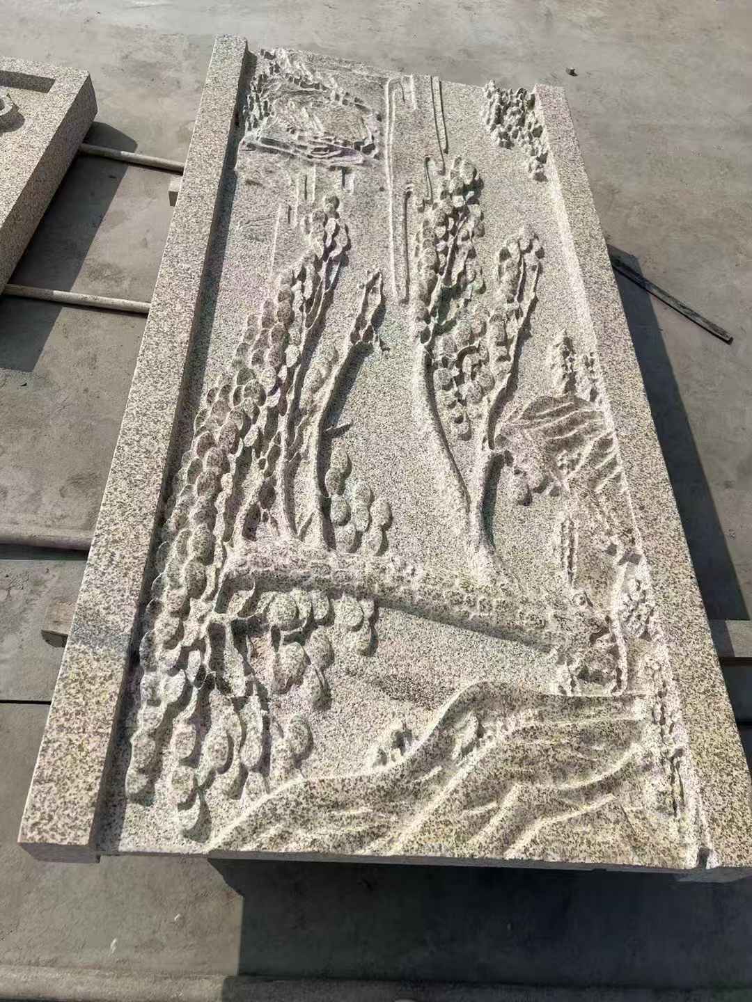 达州 黄金麻雕刻板浮雕迎客松