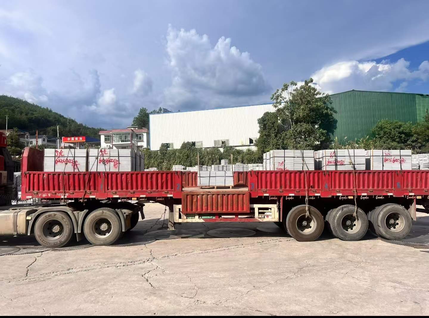 达州 芝麻灰花岗岩地铺石出货日常