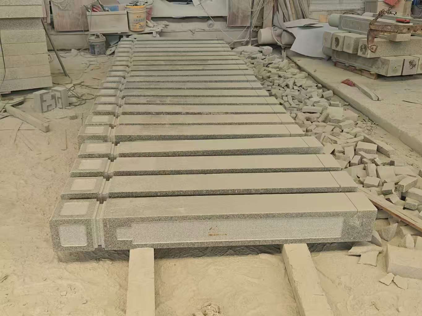 达州 芝麻白异形加工雕刻-栏杆大柱，方柱