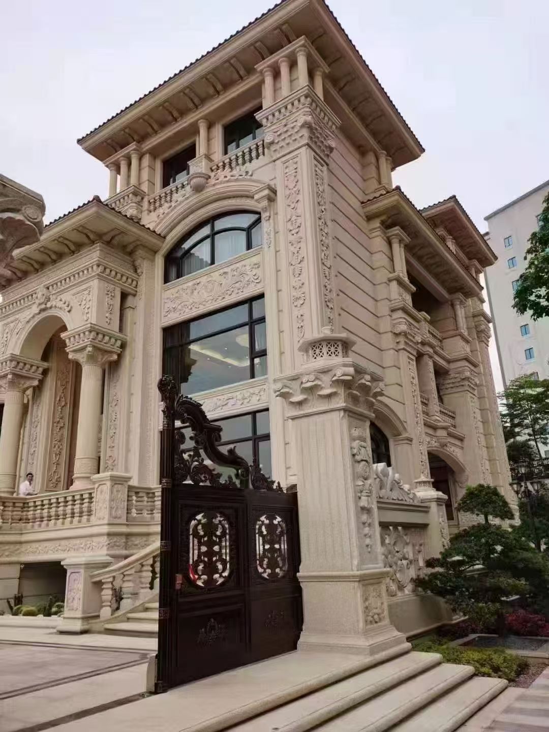 达州 黄金麻花岗岩别墅外墙干挂效果展示