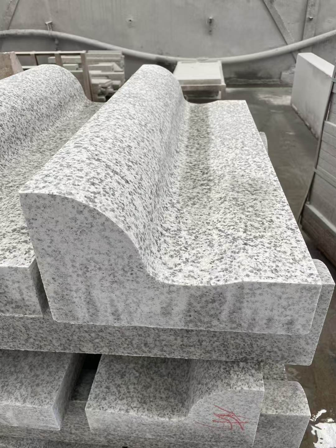 达州 白麻花岗岩S型路沿石，路侧石，马路牙子等