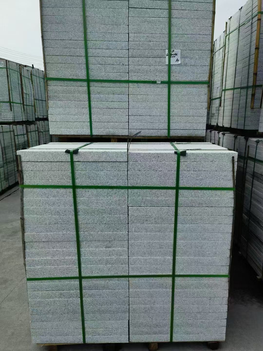 达州 芝麻白火烧，园林广场市政工程地铺石，1.8~5.0厚均有现货