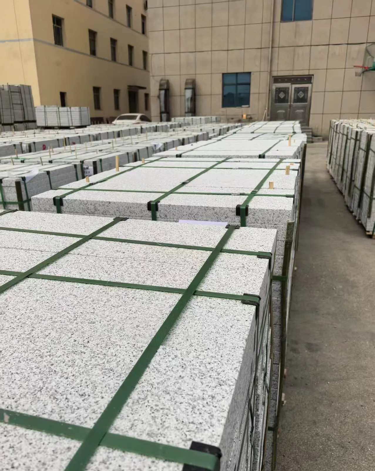 达州 白麻花岗岩5.0公分荔枝面地铺石