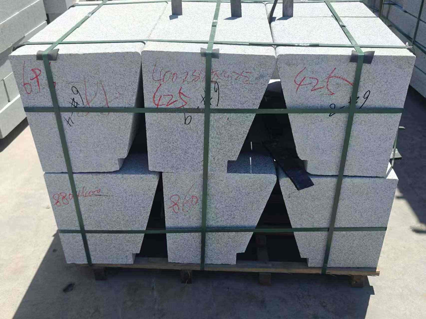 达州 芝麻白异形坐凳，石凳