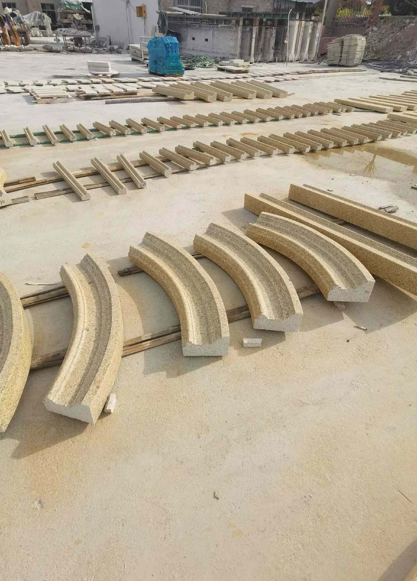 达州 黄金麻花岗岩别墅线条