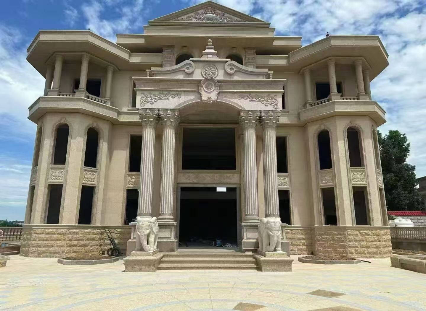 达州 黄金麻别墅外墙干挂，大柱，大象，蘑菇石，雕花板