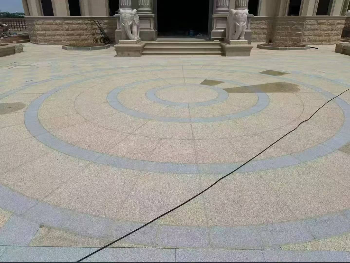 达州 黄金麻芝麻灰花岗岩石材地铺拼接效果